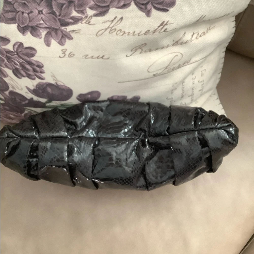 WHITE HOUSE BLACK MARKET Snakeskin Clutch Charcoal - Picture 3 of 5